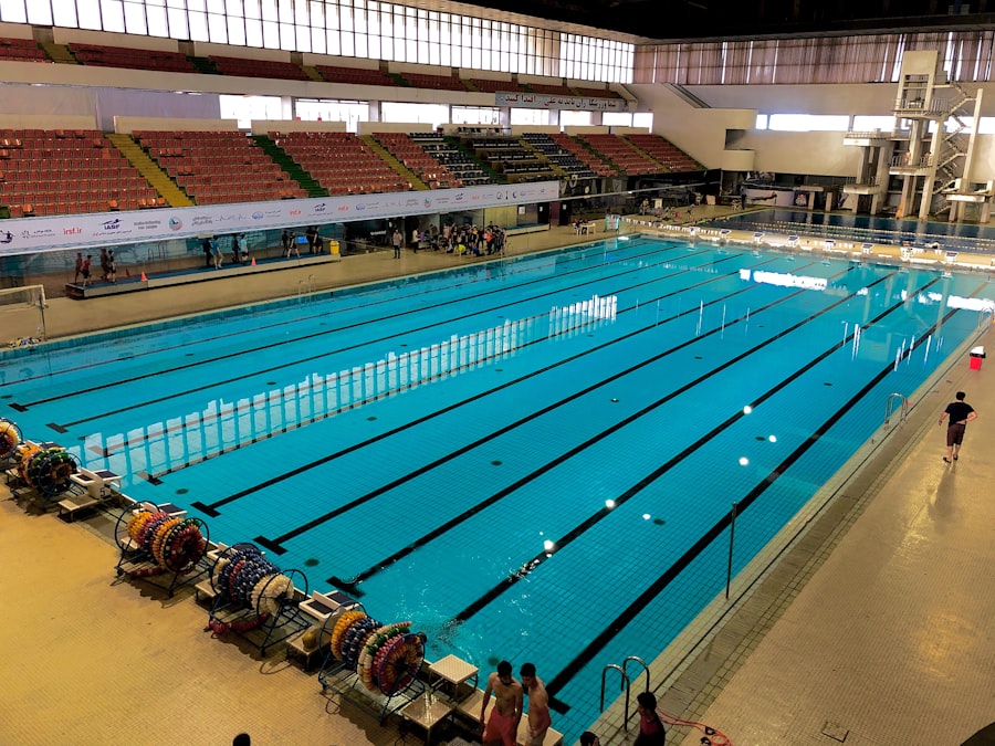 Customer Churn vs Retention