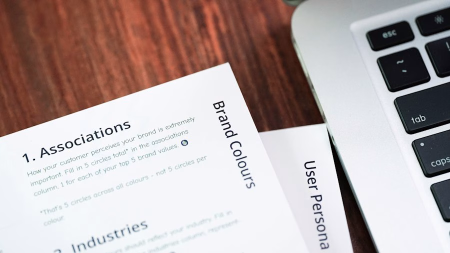 email marketing buyer decision content